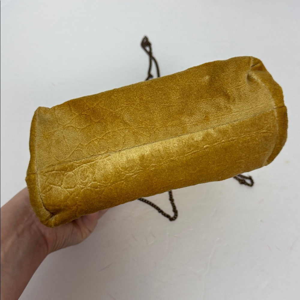 Anthropologie Velvet Yellow Gold Convertible Clutch Crossbody Bag Chain Strap - Picture 7 of 8